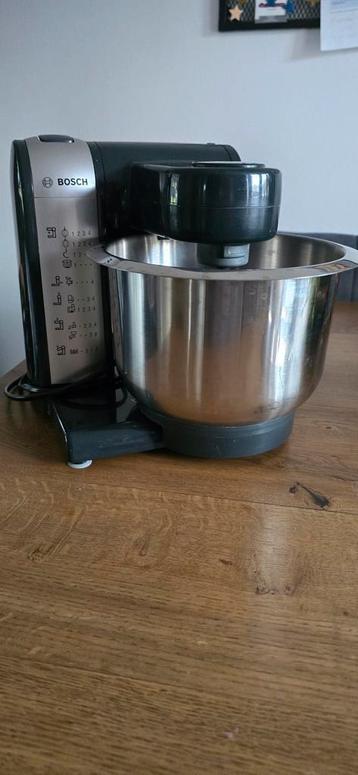 Bosch keukenmachine met accessoires beschikbaar voor biedingen