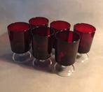 Zes Luminarc wijnglazen, rood glas met transparant voetje, Verzenden