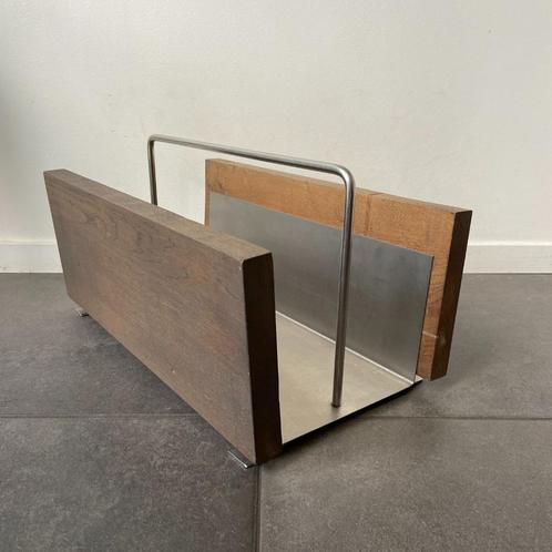 Modern design rvs en eiken krantenrek Bony design zgan, Huis en Inrichting, Woonaccessoires | Krantenbakken en Lectuurbakken, Zo goed als nieuw