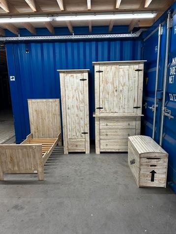 Stoere kinderkamer beschikbaar voor biedingen