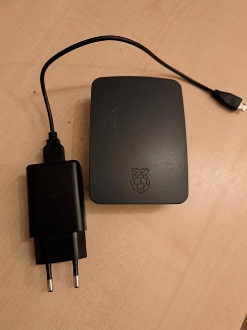 Raspberry Pi 3 Model B V1.2 met accessoires, Computers en Software, Desktop Pc's, Gebruikt, Ophalen of Verzenden