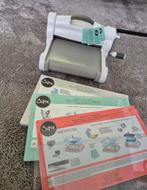 Sizzix big shot starter kit + mallen, Ophalen of Verzenden, Zo goed als nieuw, Slicemachine of Snijmachine, Sizzix