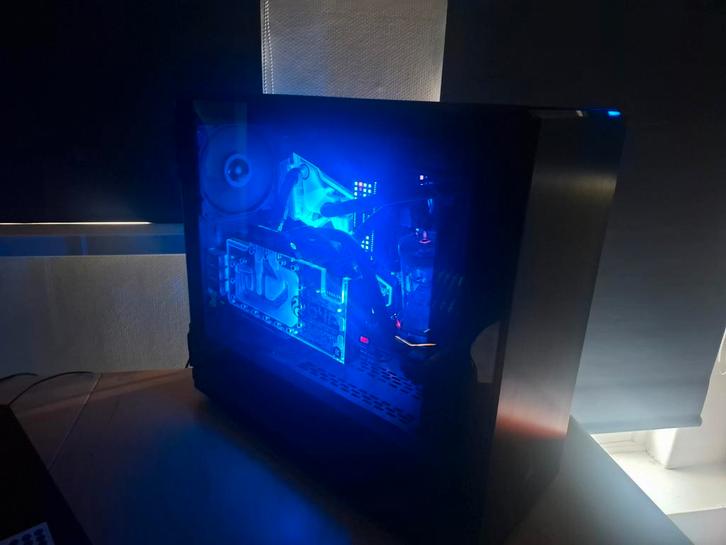 Game PC – i9 9900K / RTX 2080 Ti / 32GB RAM – Watergekoeld, Spelcomputers en Games, Games | Pc, Zo goed als nieuw, Ophalen