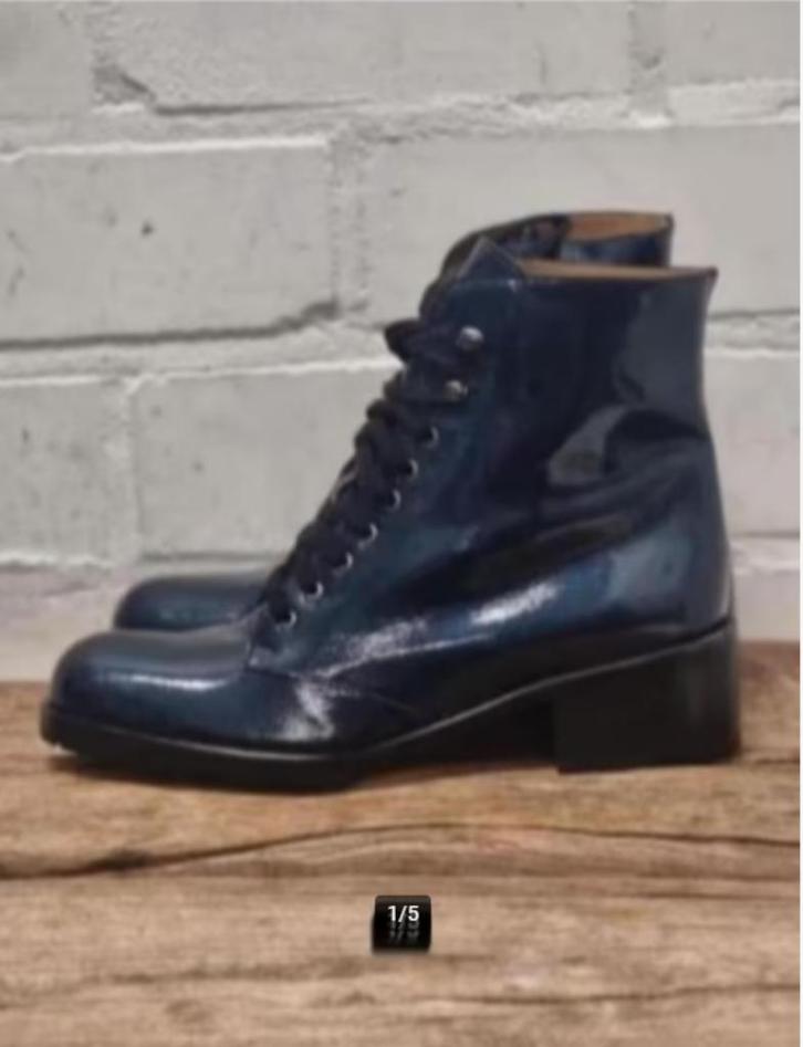 Muxart Barcelona - Mooie lakleren boots maat 36 - Nieuw €200, Kleding | Dames, Schoenen, Nieuw, Lage of Enkellaarzen, Blauw, Ophalen of Verzenden