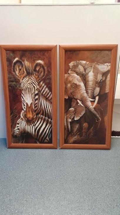 2 schilderijen met een Zebra en Olifanten 77 x 40, Huis en Inrichting, Woonaccessoires | Schilderijen, Tekeningen en Foto's, Schilderij
