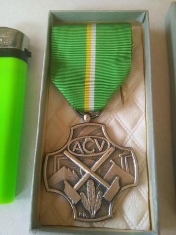 acv hulde en erkentelijkheid medaille beschikbaar voor biedingen