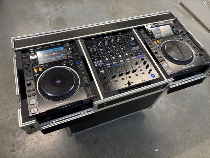Pioneer 2x CDJ2000NXS2, DJM900NXS2, Flightcase Set, Muziek en Instrumenten, Dj-sets en Draaitafels, Gebruikt, Dj-set, Pioneer