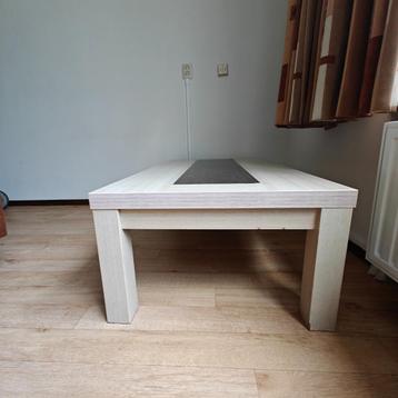 salontafel/koffietafel beschikbaar voor biedingen