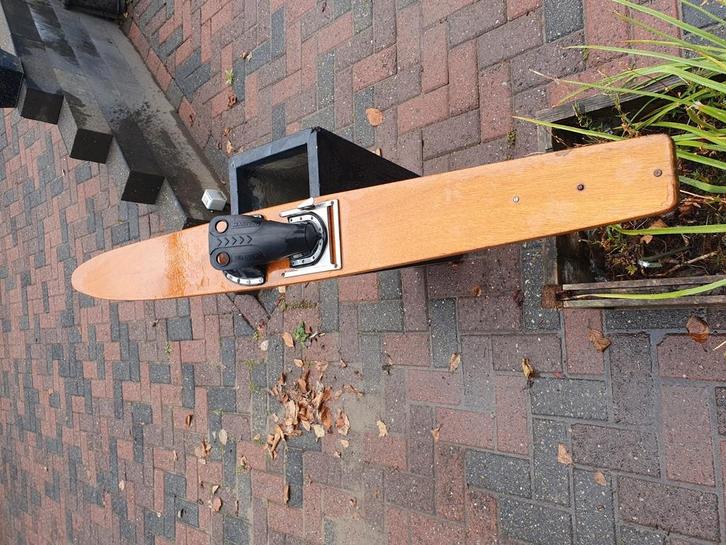 Houten waterskies, Watersport en Boten, Waterski's, Zo goed als nieuw, Waterski's, Ophalen