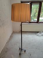 Stijlvolle retro staande lamp, Huis en Inrichting, Lampen | Vloerlampen, Ophalen, Gebruikt, Metaal, 150 tot 200 cm