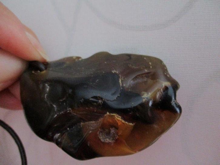 Barnsteen blauw hanger - 62x43x24mm - Sumatra, Verzamelen, Mineralen en Fossielen, Fossiel, Ophalen of Verzenden