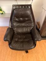Hans Brattrud brutalist Leren fauteuil met houten frame, Huis en Inrichting, Fauteuils, Gebruikt, Ophalen of Verzenden, 75 tot 100 cm