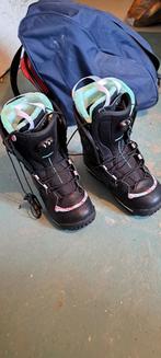 Snowboard boots mt 40 1/3 Salomon, Sport en Fitness, Snowboarden, Schoenen, Zo goed als nieuw, Ophalen