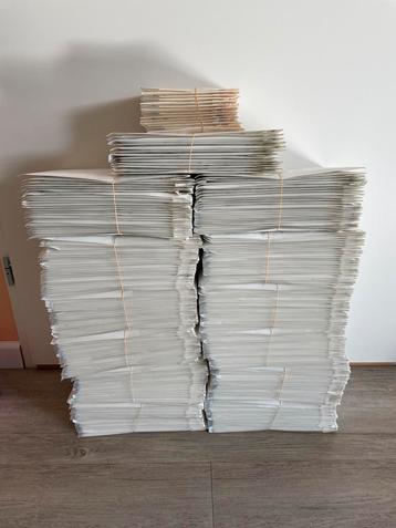 Bubbelenveloppen wit 313x groot 14x klein (totaal 327x) beschikbaar voor biedingen