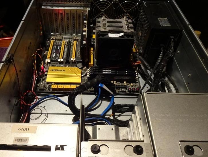 Xeon 18c/36t, 128GB DDR4 RAM, 1200W voedig in 4U rackmount, Computers en Software, Desktop Pc's, Gebruikt, 3 tot 4 Ghz, 64 GB of meer