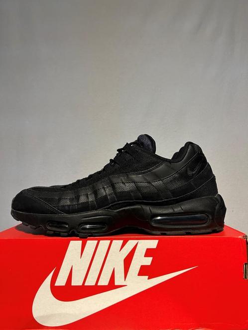 Maat 47,5 - Nike Air Max 95 Triple Black, Kleding | Heren, Schoenen, Zo goed als nieuw, Sneakers of Gympen, Zwart, Verzenden