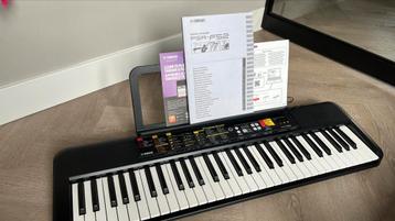 Yamaha PSR-F52 - nog garantie en 3 mnd online les beschikbaar voor biedingen