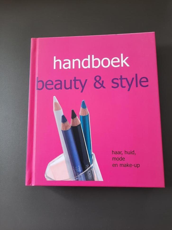 Cadeau-idee: nieuw Handboek beauty & style, Boeken, Overige Boeken, Nieuw, Ophalen of Verzenden