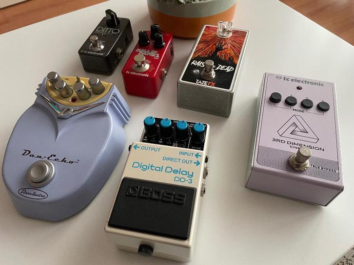 Diverse gitaar pedalen (Boss DD3, TC Electronic, etc), Muziek en Instrumenten, Effecten, Zo goed als nieuw, Chorus, Delay of Echo