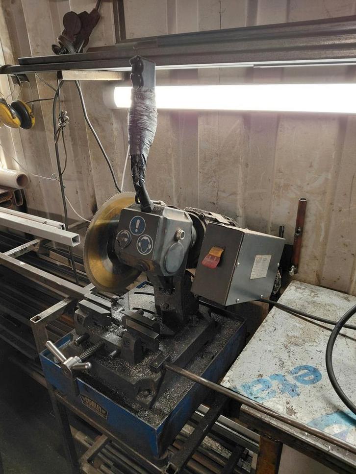 Cowley 220 Afkortzaag - Staal. Is een beetje kaal,, Doe-het-zelf en Verbouw, Gereedschap | Zaagmachines, Gebruikt, Afkortzaag