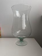 Grote glazen vaas op voet, Ophalen, Overige kleuren, 50 tot 75 cm, Glas