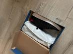 K-Swiss sneakers vintage zwart rood leer mt 42 nieuw in doos, Ophalen of Verzenden, Sportschoenen, Zwart, Nieuw