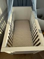 Mooi babybedje met matras en hemeltje, Kinderen en Baby's, Babywiegjes en Ledikanten, Ophalen, Gebruikt, Ledikant
