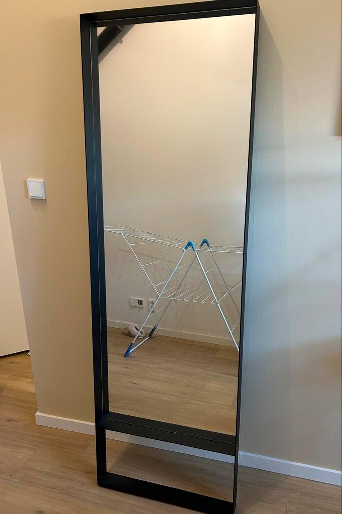 Zwarte Stalen Spiegel, Huis en Inrichting, Woonaccessoires | Spiegels, Zo goed als nieuw, 50 tot 75 cm, 150 tot 200 cm, Rechthoekig