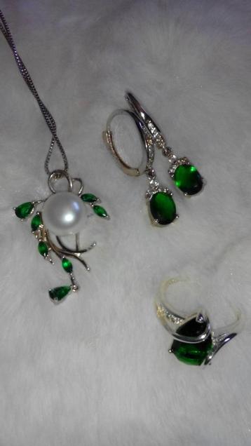Ring, hanger, oorbellen 925 zilver met smaragd zirkonia p.st beschikbaar voor biedingen