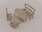 Zilveren miniatuur Tafel, bankje en 2 stoelen           Z457