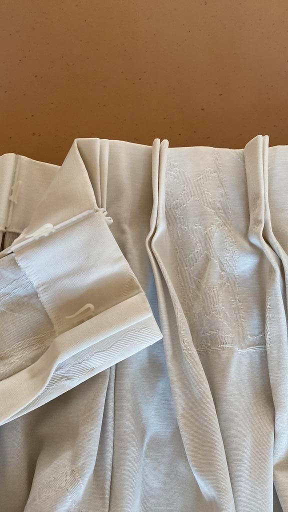 2x ecru, off white gordijnen 230cm lang, Huis en Inrichting, Stoffering | Gordijnen en Lamellen, Zo goed als nieuw, 200 cm of meer