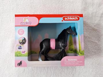Schleich paard 42640 tbv goed doel beschikbaar voor biedingen