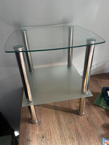 Glazen Bijzettafel - Vierkant Model beschikbaar voor biedingen