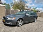 Volvo V70 2.0 T AUT 2011 Grijs R-Design, Origineel Nederlands, Te koop, 2000 cc, Zilver of Grijs