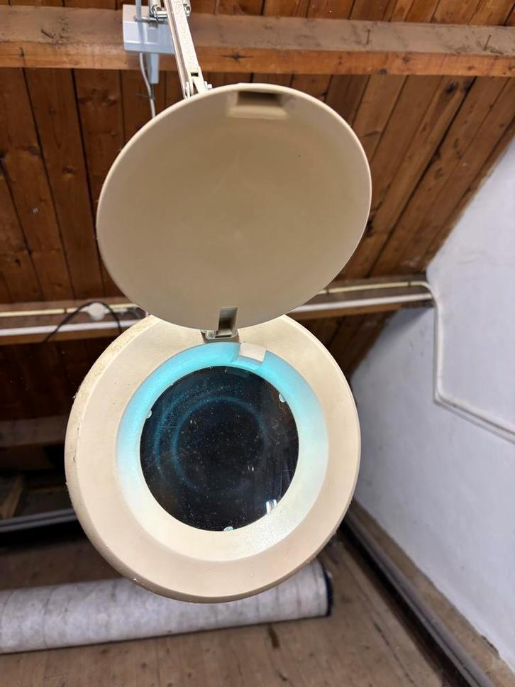 Pedicurelamp / Loeplamp, Hobby en Vrije tijd, Vergrootglazen, Loepen en Loeplampen, Gebruikt, Loeplamp, Ophalen