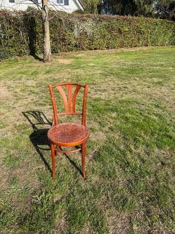 8 Thonet stoelen - Klassiek design beschikbaar voor biedingen