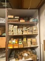 Kast vol stoffeerdersbenodigdheden, antieke knopen etc, Ophalen of Verzenden, Zo goed als nieuw