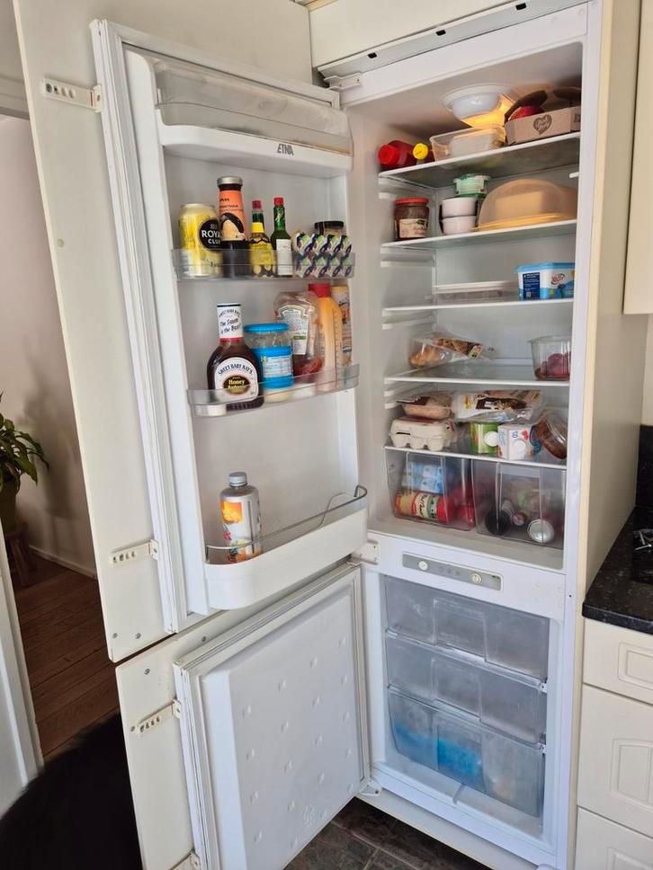 Koelkast met vrieskast diepvries heeft 3 lades (inbouw), Witgoed en Apparatuur, Koelkasten en IJskasten, Gebruikt, Met aparte vriezer