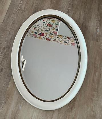 Grote houten ovale spiegel roomwit