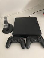 PlayStation 4; 1 TB; 2 Controllers en laadstatuin, Met 2 controllers, Ophalen of Verzenden, Zo goed als nieuw, Slim