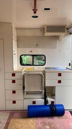 Duitse Mercedes-Benz Ambulance, Stof, 129 pk, 2800 kg, 23 km/l