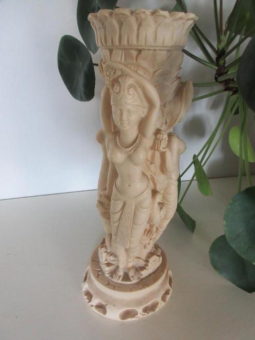 mythologisch vaas / kandelaar namaak ivoor, Antiek en Kunst, Curiosa en Brocante, Ophalen of Verzenden