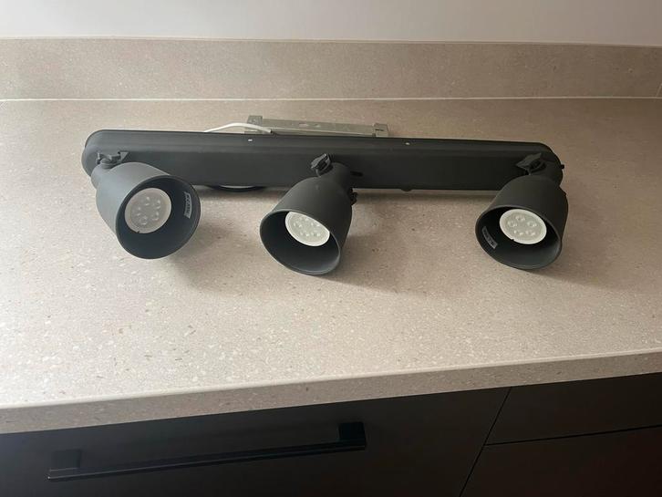 IKEA Lamp met 3 Spots, Huis en Inrichting, Lampen | Losse lampen, Zo goed als nieuw, Led-lamp, Minder dan 30 watt, E27 (groot)