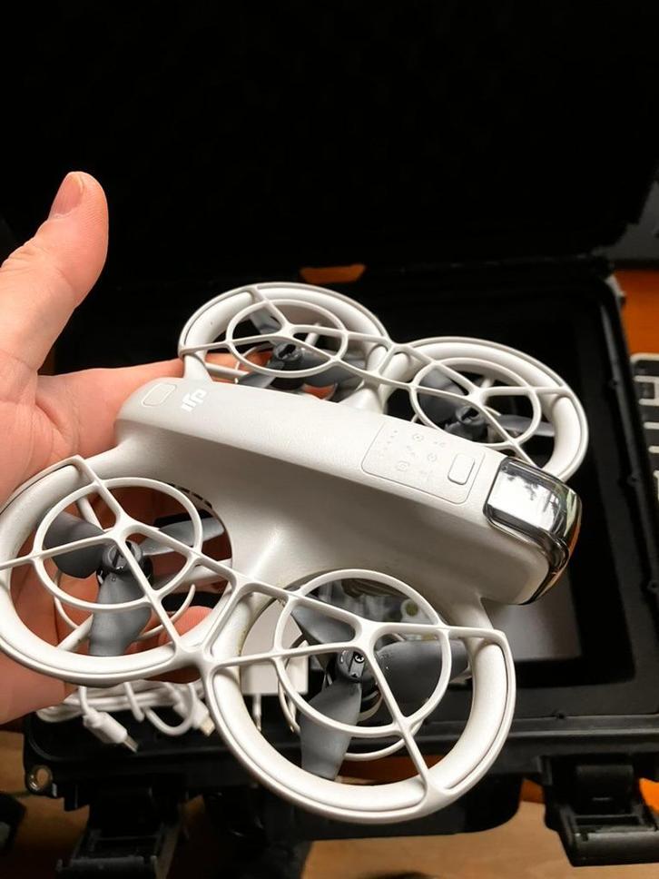 DJI Neo Fly More combo net maand oud, Audio, Tv en Foto, Drones, Zo goed als nieuw, Drone met camera, Ophalen of Verzenden