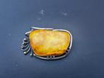 broche met amber, Ophalen of Verzenden, Gebruikt, 4 tot 7 cm, Geel