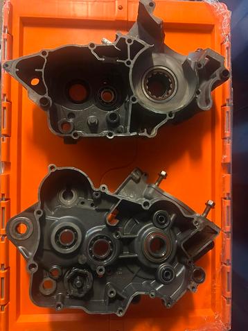 KTM SX125 2001 carters - kleine beschadiging beschikbaar voor biedingen