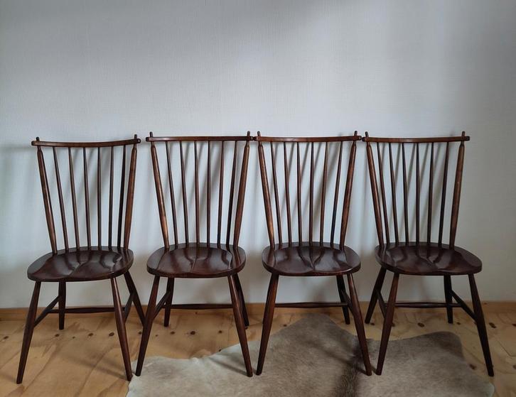 Vintage houten spijlenstoelen in prachtige staat, Huis en Inrichting, Stoelen, Zo goed als nieuw, Vier, Hout, Bruin, Ophalen of Verzenden
