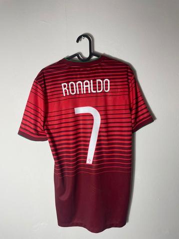 Origineel 2014 / 2015 Portugal shirt. Ronaldo. Maat M beschikbaar voor biedingen