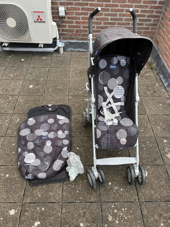 Chicco London – buggy en kinderwagen, Kinderen en Baby's, Buggy's, Zo goed als nieuw, Regenhoes, Verstelbare rugleuning, Voetenzak