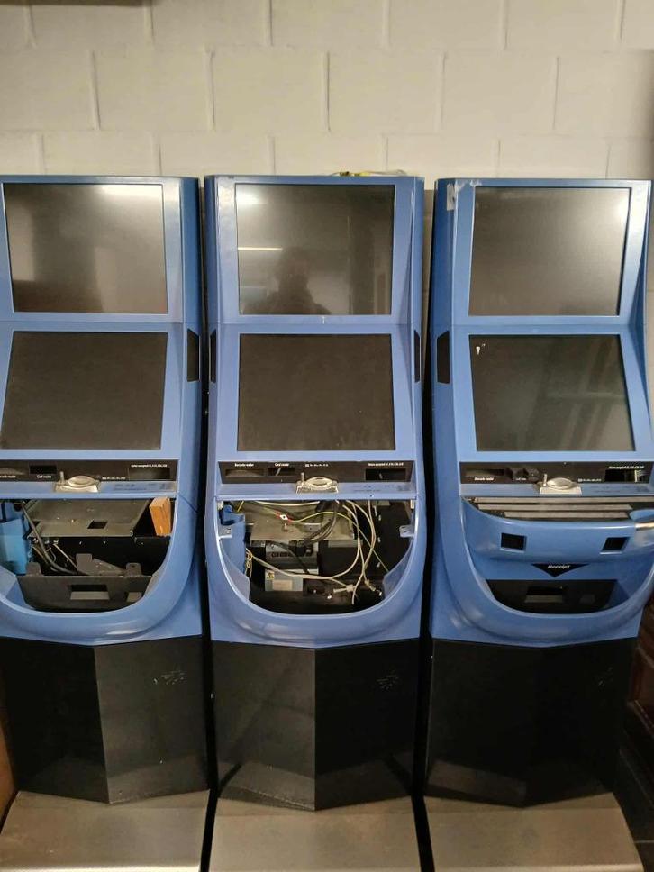 3 stuks automaten met touchscreen, Verzamelen, Automaten | Overige, Gebruikt, Ophalen